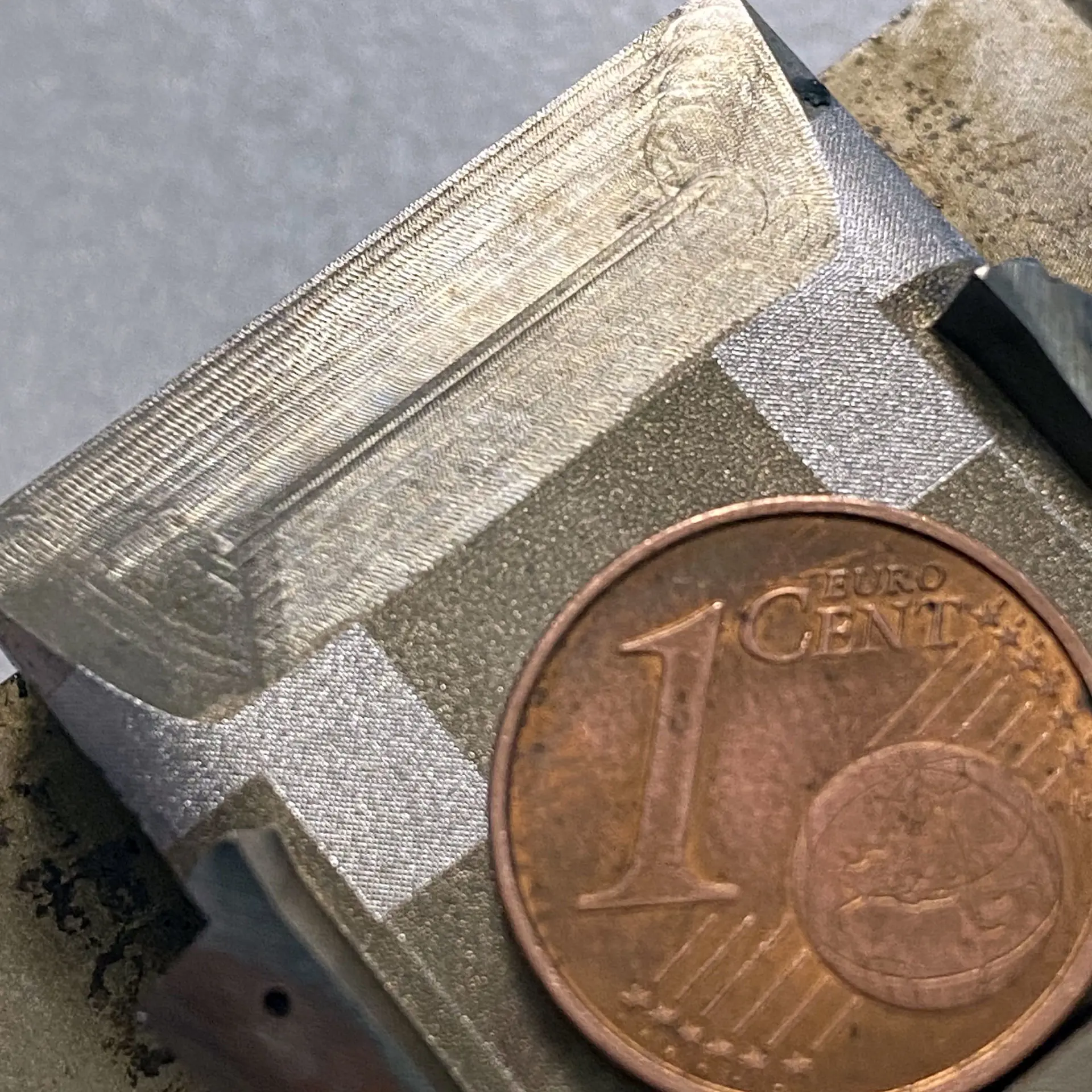 Air-off risolve il problema delle bruciature di stampaggio